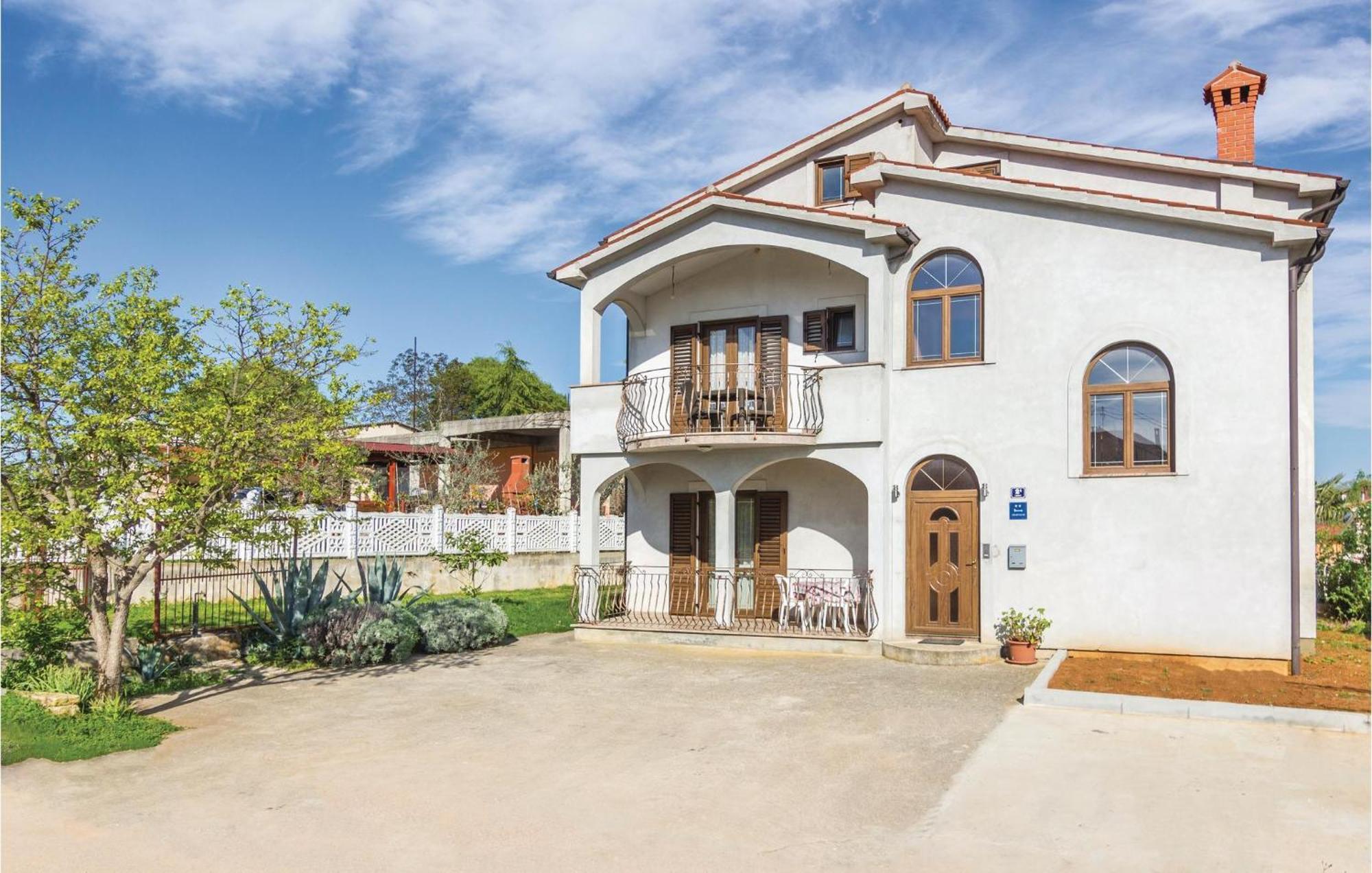 Beautiful Apartment In Porec With Kitchen Exterior photo